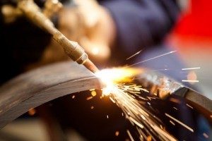 Konstruktutionsmechaniker bei der Arbeit. © Bogdan Vasilescu - Fotolia.com