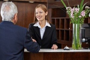 Die Zufriedenheit der Gäste steht für Hotelkaufleute ganz oben. © Robert Kneschke - Fotolia.com
