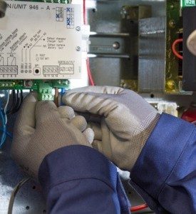 Industrieelektrik als zukunftsträchtiger Berufszweig. © Lulu Berlu - Fotolia.com
