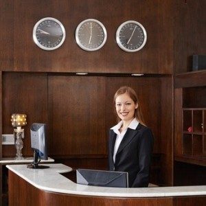 Als Empfangskraft sind Sie das Aushängeschild des Hauses. © Robert Kneschke - Fotolia.com